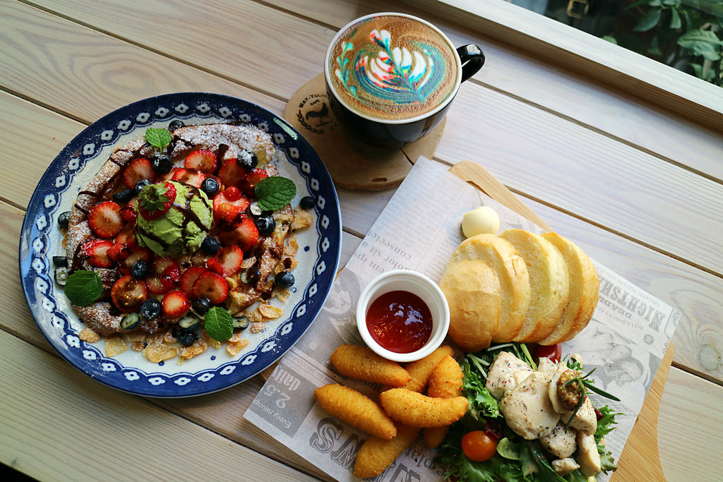 美食►桃園┃未秧咖啡┃藝文特區附近隱藏版桃園早午餐，彩色拉花、荷蘭鬆餅超吸睛！