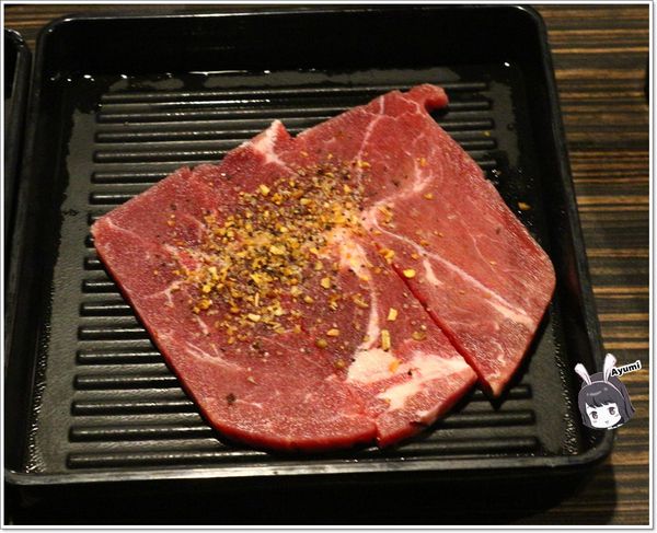 好客燒烤(新光三越三多店)：[食記]►高雄前鎮區◄好客燒烤生猛海鮮區吃到飽/帝王蟹腳/A5和牛/澎湖生蠔/嚴選泰國蝦/霸王蝦/澎湖明蝦，文末有贈送讀者回饋～