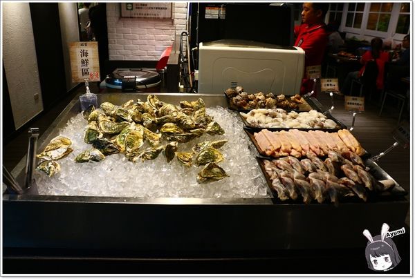 好客燒烤(新光三越三多店)：[食記]►高雄前鎮區◄好客燒烤生猛海鮮區吃到飽/帝王蟹腳/A5和牛/澎湖生蠔/嚴選泰國蝦/霸王蝦/澎湖明蝦，文末有贈送讀者回饋～