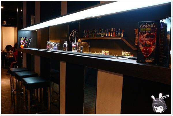 好客燒烤(新光三越三多店)：[食記]►高雄前鎮區◄好客燒烤生猛海鮮區吃到飽/帝王蟹腳/A5和牛/澎湖生蠔/嚴選泰國蝦/霸王蝦/澎湖明蝦，文末有贈送讀者回饋～