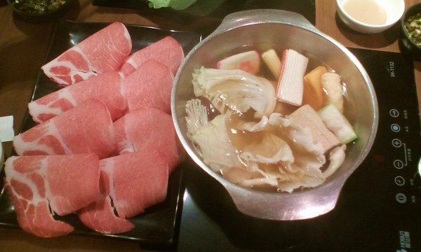 和田精緻涮涮鍋(新光三越台北站前店):位於百貨公司的一隅--和田精緻涮涮鍋(新光站前店)体驗心得 和田精緻涮涮鍋(新光三越台北站前店):位於百貨公司的一隅--和田精緻涮涮鍋(新光站前店)体驗心得