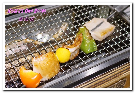 革命家 韓式炭火串燒烤:忠孝敦化韓式鐵箱燒烤.油煙不外洩,不怕沾染滿身烤肉味──革命家