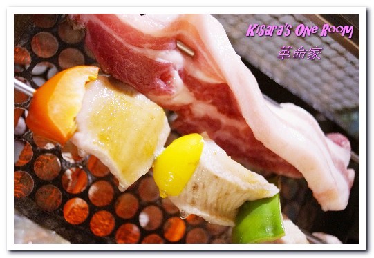 革命家 韓式炭火串燒烤:忠孝敦化韓式鐵箱燒烤.油煙不外洩,不怕沾染滿身烤肉味──革命家