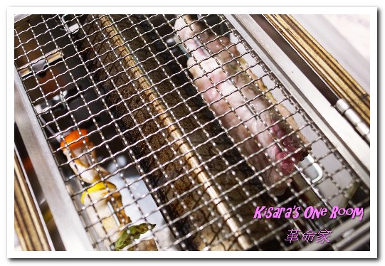 革命家 韓式炭火串燒烤:忠孝敦化韓式鐵箱燒烤.油煙不外洩,不怕沾染滿身烤肉味──革命家