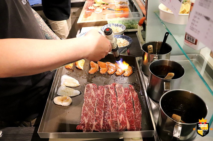 台南日本料理／外帶星鰻丼第二碗半價／任一丼飯搭配星鰻丼兩碗折50元／嚴選新鮮食材現點現做／料多實在CP值高／巷弄隱藏版美食