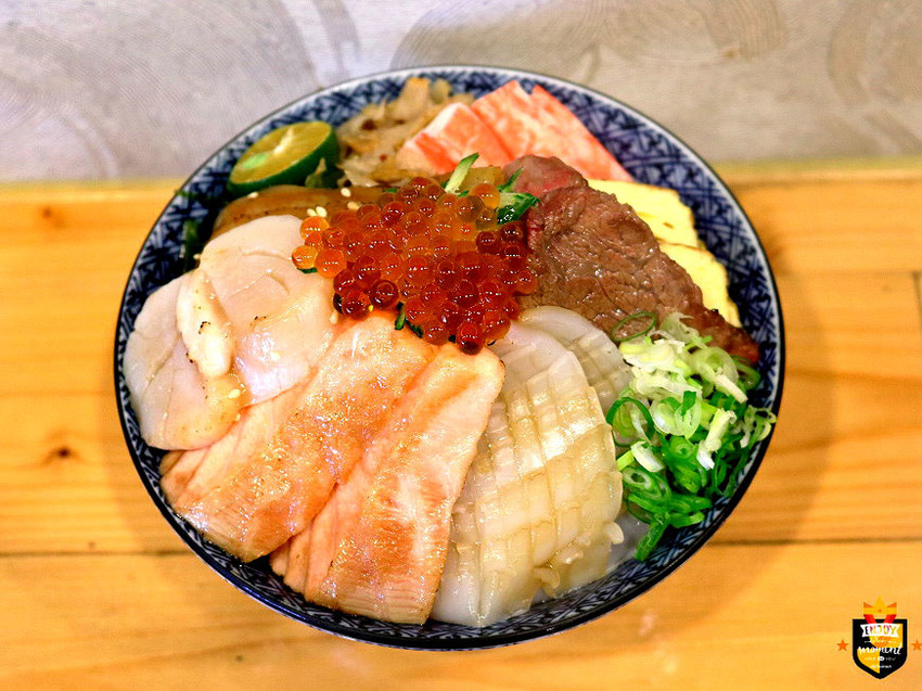 台南日本料理／外帶星鰻丼第二碗半價／任一丼飯搭配星鰻丼兩碗折50元／嚴選新鮮食材現點現做／料多實在CP值高／巷弄隱藏版美食