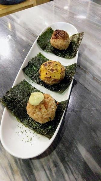 Yoko洋子酒食所:Yoko洋子酒食所-板橋府中站的聚餐好選擇 跟好友同事喝點酒吃點串燒有夠愜意