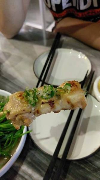 Yoko洋子酒食所：Yoko洋子酒食所-板橋府中站的聚餐好選擇  跟好友同事喝點酒吃點串燒有夠愜意