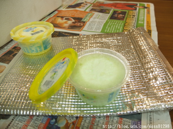 小美冰淇淋(香草)：【愛體驗】宅配美食。小美冰淇淋。鑽石冰、歐夏蕾薄荷巧克力脆皮雪糕 雙重冰涼快感 脆冰沙口感一級棒啊！