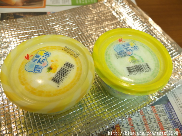 小美冰淇淋(香草)：【愛體驗】宅配美食。小美冰淇淋。鑽石冰、歐夏蕾薄荷巧克力脆皮雪糕 雙重冰涼快感 脆冰沙口感一級棒啊！