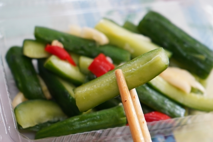 【新竹香山 美食】張記麻辣麵線：超級麵線一碗四種好料大腸、鮮蚵、肉羹、花枝/招牌滷大腸、蒜泥鮮蚵小菜也不少/在地人從小吃到大/香山大庄美食/早午晚餐都可以吃