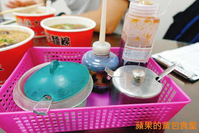 [食記] 新竹香山 - 張記麻辣大腸麵線 平價小吃高CP值 蚵仔超肥美 麵線不軟爛香氣撲鼻 新竹美食 傳統小吃