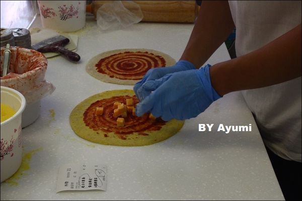 林太太手工石烤披薩：[食記]蘆洲好吃又養生的林太太手工石烤披薩&美式、韓式炸雞，特別推薦手工泡泡冰！！！