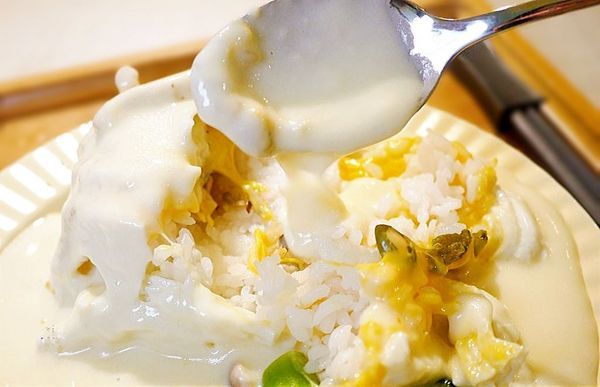 茉莉公主蛋包飯:|食.彰化|茉莉公主蛋包飯 多層次的公主禮服造型.讓人看了都捨不得開動!決明子沙坑 / 旋轉木馬餐廳