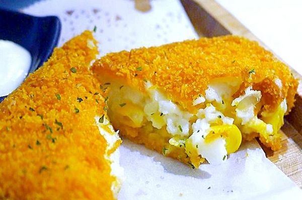 茉莉公主蛋包飯:|食.彰化|茉莉公主蛋包飯 多層次的公主禮服造型.讓人看了都捨不得開動!決明子沙坑 / 旋轉木馬餐廳