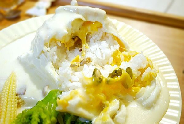 茉莉公主蛋包飯:|食.彰化|茉莉公主蛋包飯 多層次的公主禮服造型.讓人看了都捨不得開動!決明子沙坑 / 旋轉木馬餐廳