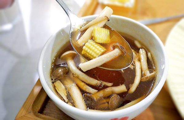 茉莉公主蛋包飯:|食.彰化|茉莉公主蛋包飯 多層次的公主禮服造型.讓人看了都捨不得開動!決明子沙坑 / 旋轉木馬餐廳