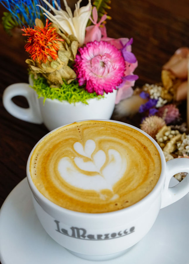 [台南]Meller墨樂咖啡-安平隱藏版! 時尚乾燥花藝x復古老屋咖啡店 難忘美味手作甜點 台南安平咖啡館推薦 - 美食好芃友