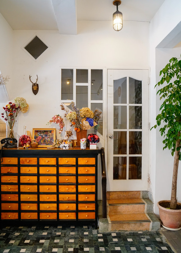 [台南]Meller墨樂咖啡-安平隱藏版! 時尚乾燥花藝x復古老屋咖啡店 難忘美味手作甜點 台南安平咖啡館推薦 - 美食好芃友