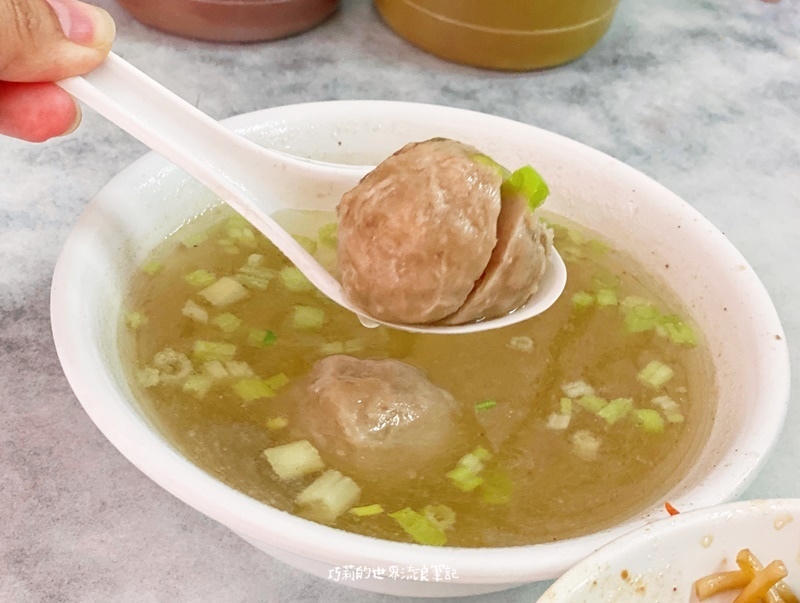 東勢阿婆炒麵 || 傳統小吃銅板美食，吃炒麵就是要加辣椒醬才是台中味啊！