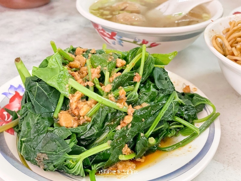 東勢阿婆炒麵 || 傳統小吃銅板美食，吃炒麵就是要加辣椒醬才是台中味啊！