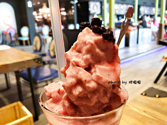 【嘉義 餐廳】Sunny Queen 陽光皇后🐤🐤🐤浮誇系餐廳，裝潢美到不行，就連餐點也很浮誇，尤其那隻烤雞(記得先預約)，好看又好吃，真的是一家令人印象深刻的餐廳