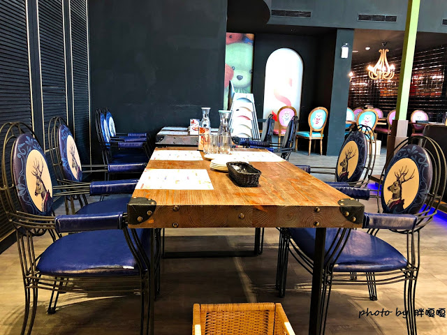 【嘉義 餐廳】Sunny Queen 陽光皇后🐤🐤🐤浮誇系餐廳，裝潢美到不行，就連餐點也很浮誇，尤其那隻烤雞(記得先預約)，好看又好吃，真的是一家令人印象深刻的餐廳