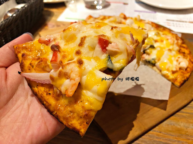 【嘉義 餐廳】Sunny Queen 陽光皇后🐤🐤🐤浮誇系餐廳，裝潢美到不行，就連餐點也很浮誇，尤其那隻烤雞(記得先預約)，好看又好吃，真的是一家令人印象深刻的餐廳