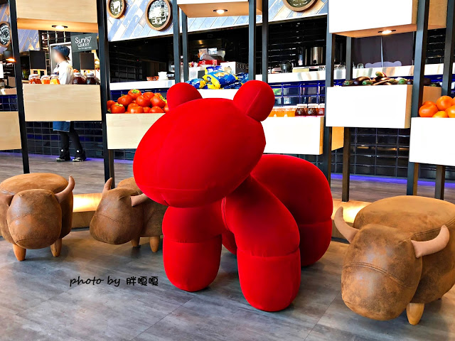 【嘉義 餐廳】Sunny Queen 陽光皇后🐤🐤🐤浮誇系餐廳，裝潢美到不行，就連餐點也很浮誇，尤其那隻烤雞(記得先預約)，好看又好吃，真的是一家令人印象深刻的餐廳