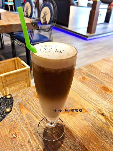 【嘉義 餐廳】Sunny Queen 陽光皇后🐤🐤🐤浮誇系餐廳，裝潢美到不行，就連餐點也很浮誇，尤其那隻烤雞(記得先預約)，好看又好吃，真的是一家令人印象深刻的餐廳