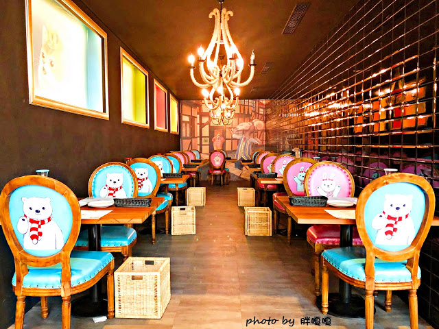 【嘉義 餐廳】Sunny Queen 陽光皇后🐤🐤🐤浮誇系餐廳，裝潢美到不行，就連餐點也很浮誇，尤其那隻烤雞(記得先預約)，好看又好吃，真的是一家令人印象深刻的餐廳