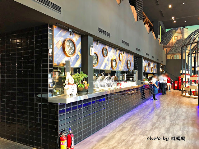 【嘉義 餐廳】Sunny Queen 陽光皇后🐤🐤🐤浮誇系餐廳，裝潢美到不行，就連餐點也很浮誇，尤其那隻烤雞(記得先預約)，好看又好吃，真的是一家令人印象深刻的餐廳