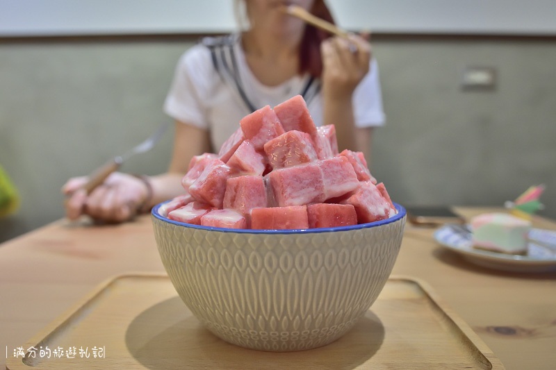 宜蘭羅東美食》小島日和 日式手作水果剉冰&蛋糕甜點 女孩們都無法招架的繽紛花牆 - 滿分的旅遊札記