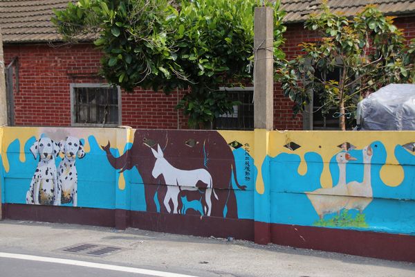 彰化溪湖巨峰葡萄彩繪:【彰化景點】彰化溪湖巨峰葡萄彩繪~充滿幽默風趣和在地風格存在的小小樂趣