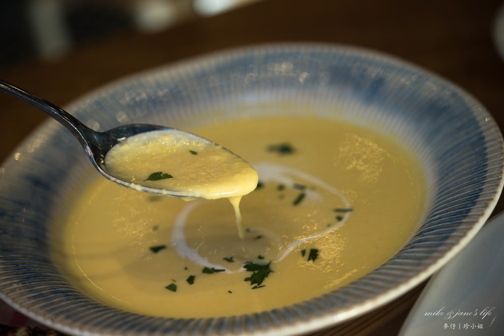 餐酒食記｜『Jamies Italian Taiwan』推出全新商業午餐｜義大利主廚傑米奧立佛台灣首間分店在新光三越A11｜信義區餐酒館推薦 - 麥仔の生活日記