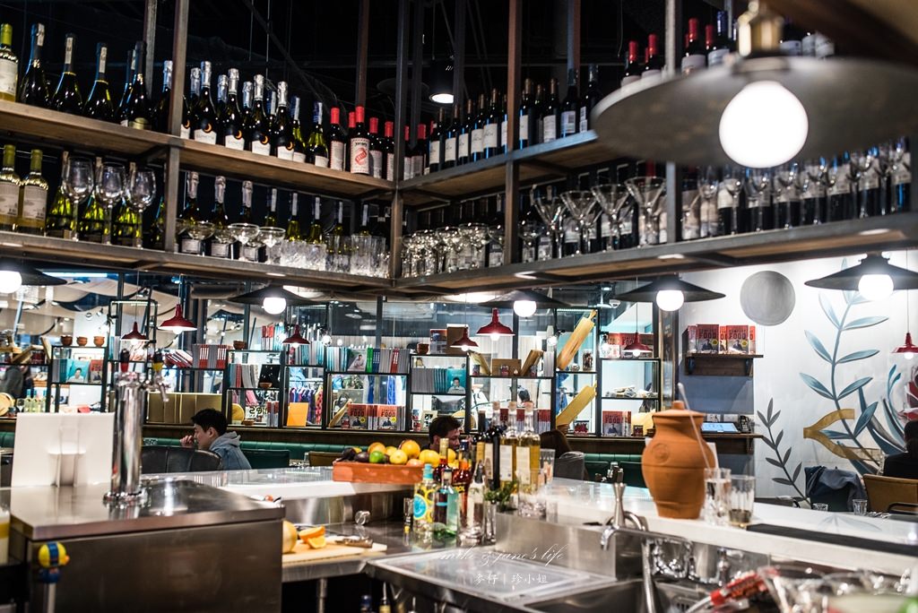 餐酒食記｜『Jamies Italian Taiwan』推出全新商業午餐｜義大利主廚傑米奧立佛台灣首間分店在新光三越A11｜信義區餐酒館推薦 - 麥仔の生活日記