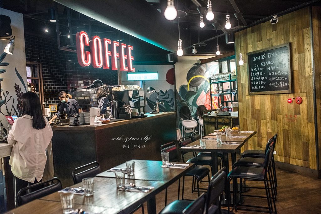 餐酒食記｜『Jamies Italian Taiwan』推出全新商業午餐｜義大利主廚傑米奧立佛台灣首間分店在新光三越A11｜信義區餐酒館推薦 - 麥仔の生活日記