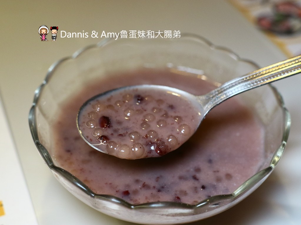 《新竹竹北火鍋》阿官火鍋專家一個人也可以吃的鴛鴦火鍋份量十足湯頭口味選擇多。湯頭食材推薦。周年慶優惠分享︳影片