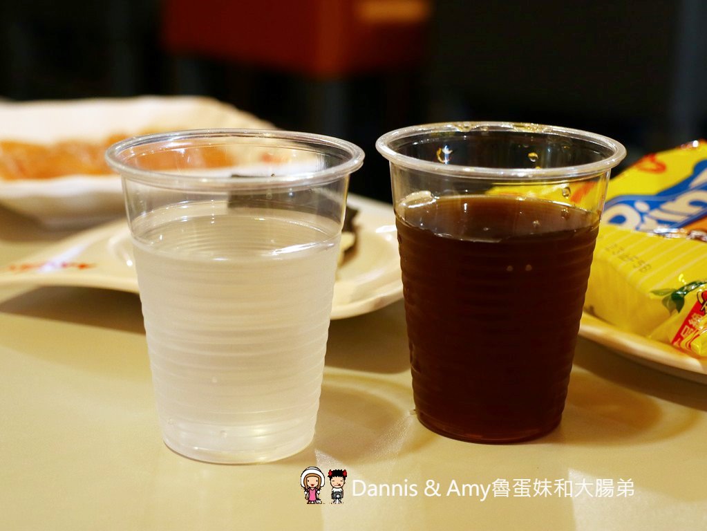 《新竹竹北火鍋》阿官火鍋專家一個人也可以吃的鴛鴦火鍋份量十足湯頭口味選擇多。湯頭食材推薦。周年慶優惠分享︳影片