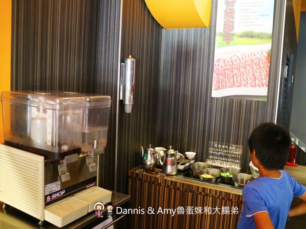 《新竹竹北火鍋》阿官火鍋專家一個人也可以吃的鴛鴦火鍋份量十足湯頭口味選擇多。湯頭食材推薦。周年慶優惠分享︳影片