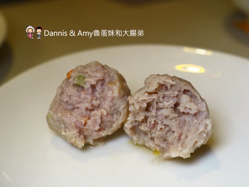 《新竹竹北火鍋》阿官火鍋專家一個人也可以吃的鴛鴦火鍋份量十足湯頭口味選擇多。湯頭食材推薦。周年慶優惠分享︳影片