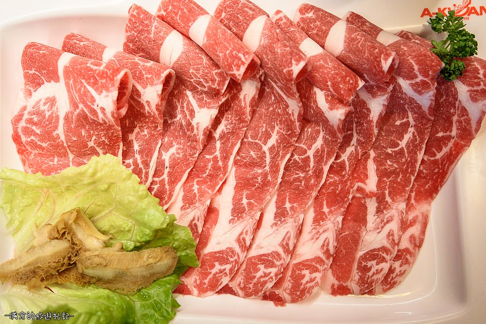 新竹竹北火鍋》冬季鍋物 阿官火鍋專家 個人獨享鴛鴦鍋 火鍋百搭的阿官沙茶醬 - 滿分的旅遊札記