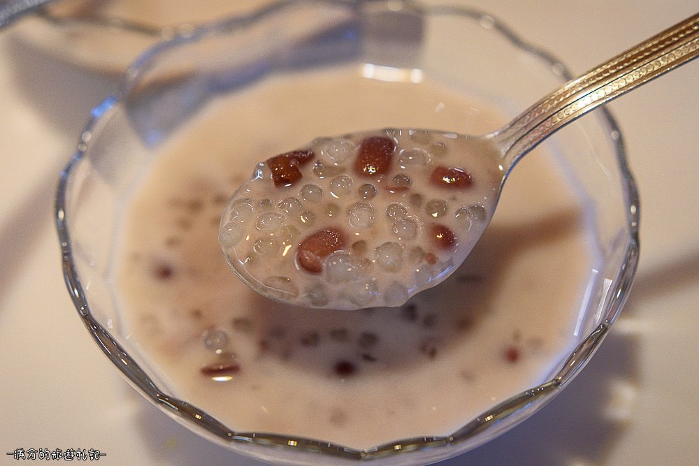 新竹竹北火鍋》冬季鍋物 阿官火鍋專家 個人獨享鴛鴦鍋 火鍋百搭的阿官沙茶醬 - 滿分的旅遊札記