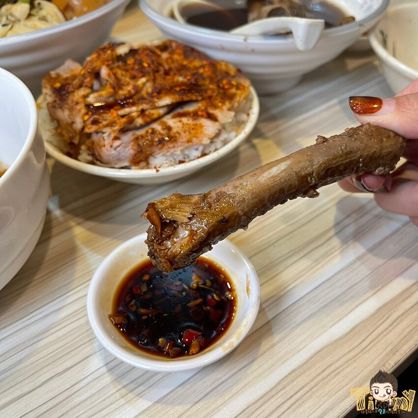 竹北藥燉排骨日賣300碗！20多種藥材熬煮美味藥燉排骨。神的雞湯平日中午也可以吃得到了！