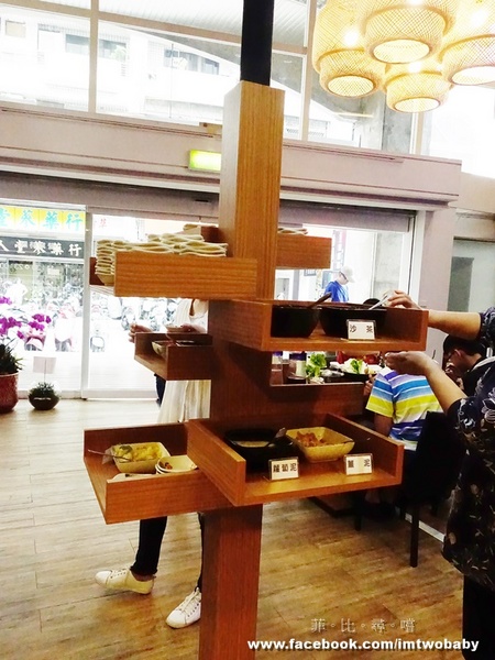 濟鴻火鍋:【捷運美食】濟鴻火鍋 漁港直送生猛海鮮 蝦兵蟹將活跳跳上桌 甜潤海鮮X極鮮肉品讓您大呼過癮!! 濟鴻火鍋:【捷運美食】濟鴻火鍋 漁港直送生猛海鮮 蝦兵蟹將活跳跳上桌 甜潤海鮮X極鮮肉品讓您大呼過癮!!