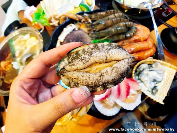 濟鴻火鍋:【捷運美食】濟鴻火鍋 漁港直送生猛海鮮 蝦兵蟹將活跳跳上桌 甜潤海鮮X極鮮肉品讓您大呼過癮!! 濟鴻火鍋:【捷運美食】濟鴻火鍋 漁港直送生猛海鮮 蝦兵蟹將活跳跳上桌 甜潤海鮮X極鮮肉品讓您大呼過癮!!