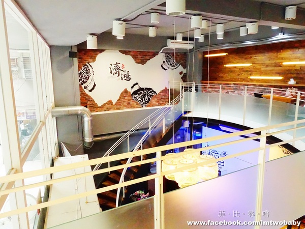 濟鴻火鍋:【捷運美食】濟鴻火鍋 漁港直送生猛海鮮 蝦兵蟹將活跳跳上桌 甜潤海鮮X極鮮肉品讓您大呼過癮!! 濟鴻火鍋:【捷運美食】濟鴻火鍋 漁港直送生猛海鮮 蝦兵蟹將活跳跳上桌 甜潤海鮮X極鮮肉品讓您大呼過癮!!