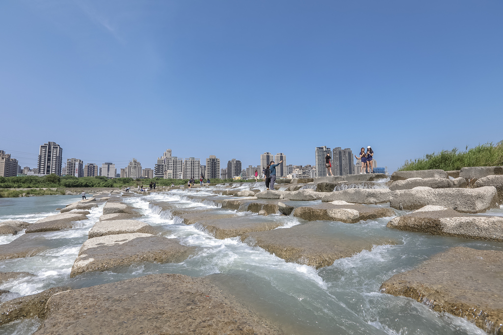 新竹頭前溪豆腐岩3.jpg 新竹頭前溪豆腐岩3.jpg