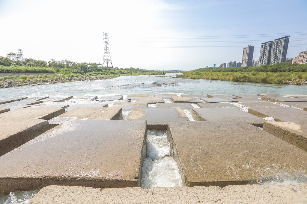 新竹頭前溪豆腐岩14.jpg 新竹頭前溪豆腐岩14.jpg