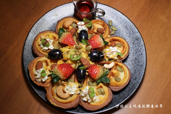 RAYCA Coffee:中山區咖啡/不限時/有插座/提供百人包場場地『RAYCA Coffee & Platform』捷運民權西路站